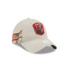 Gorras New Era | Tampa Bay Buccaneers Nfl Salute To Service 2023 9Twenty Strapback Para Mujer