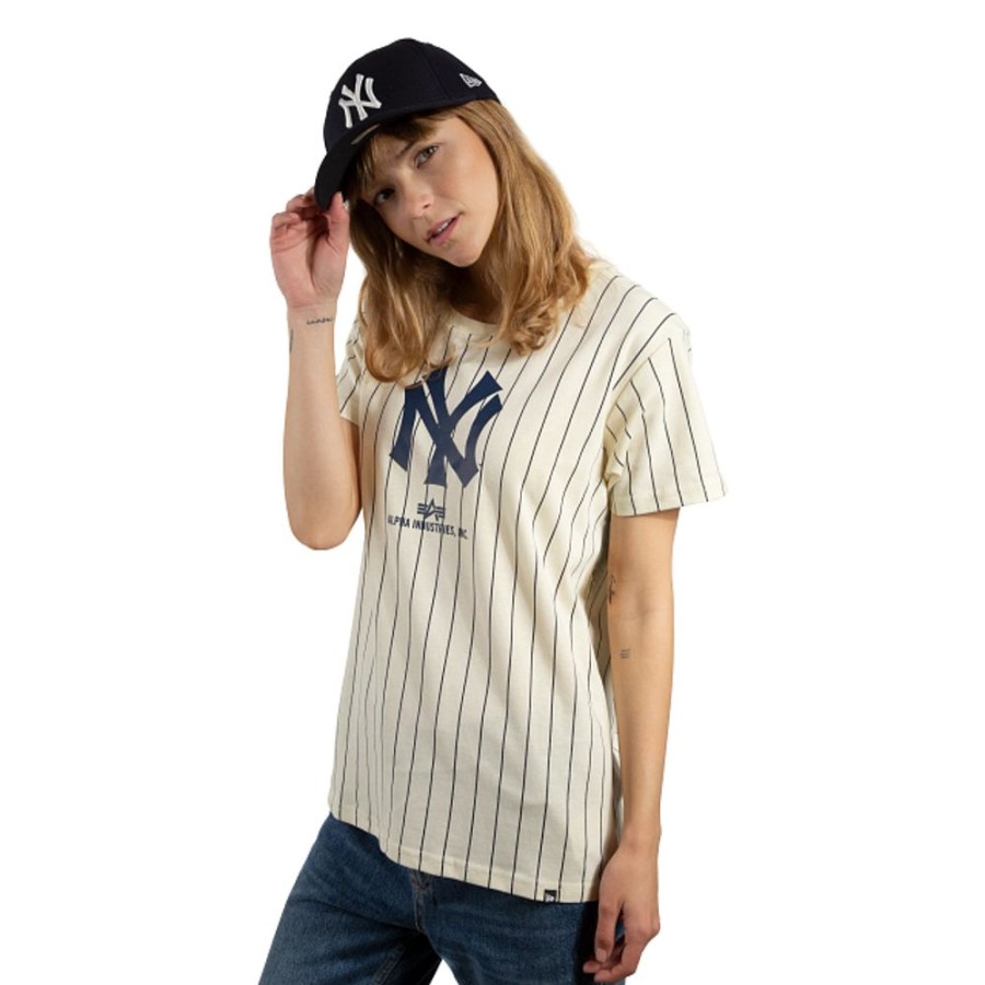 Ropa New Era | Playera Manga Corta Alpha Industries X Mlb New York Yankees Cooperstown Para Mujer