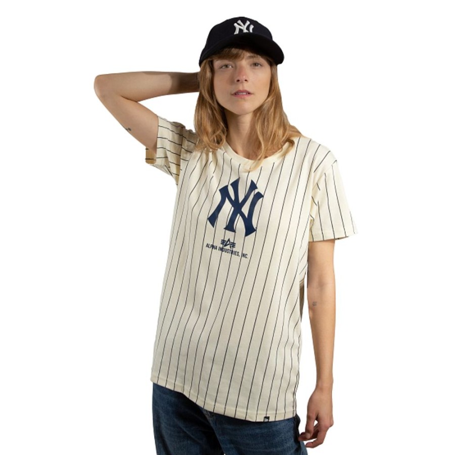 Ropa New Era | Playera Manga Corta Alpha Industries X Mlb New York Yankees Para Mujer